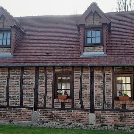 Le Petit Gite De La Varenne Saint-Hellier Екстериор снимка