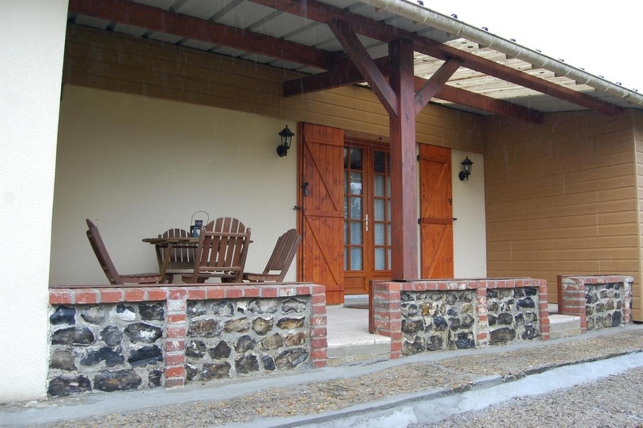 Le Petit Gite De La Varenne Saint-Hellier Екстериор снимка