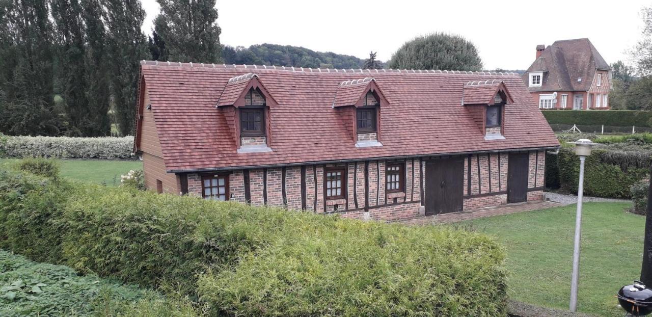 Le Petit Gite De La Varenne Saint-Hellier Екстериор снимка